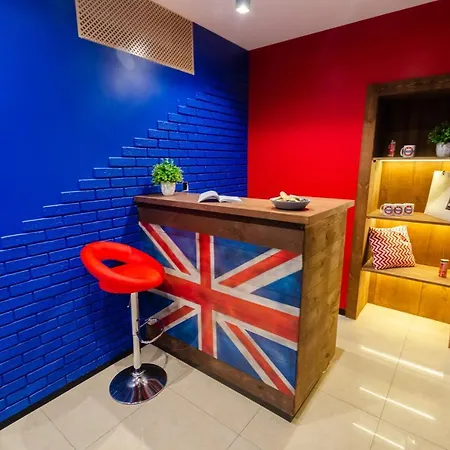 Underground Hostel *