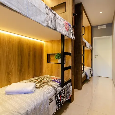 Underground Hostel *